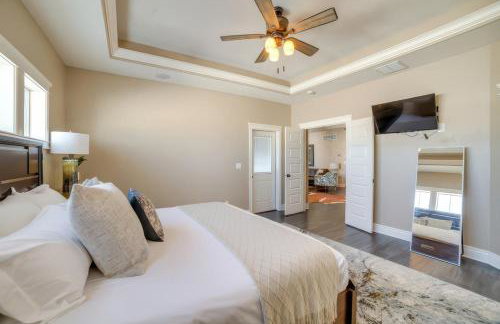 Rigby Gem with Hot Tub Theater Game Room Grill - Foto 16