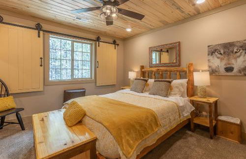 Uncle Chris Cabin by KABINO Air Conditioning Smart TVs Chefs Kitchen Spacious WiFi Grill Bills Island Reservoir Fishing - Foto 43