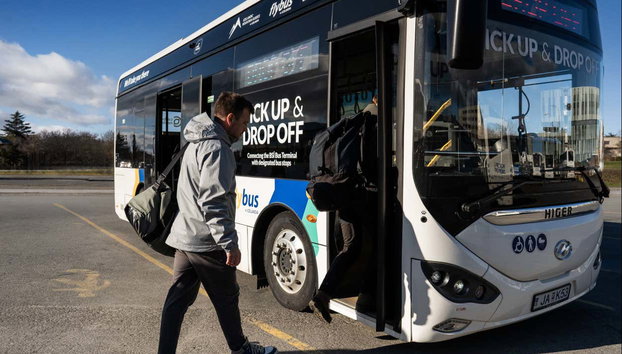 Transport de Reykjavík à l'aéroport de Keflavik - Photo 3, Prêt à monter dans le bus ?