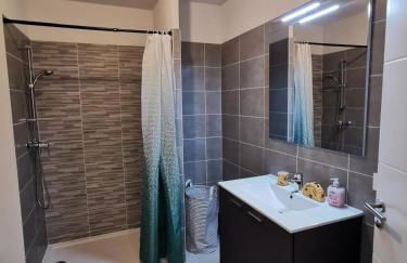 Charmant duplex à Montpellier pour 4 personnes, wifi, parking et tramway - Foto 13