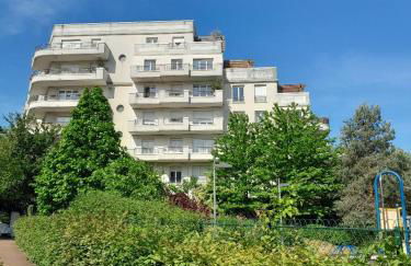 Élégant apt avec vue Tour Eiffel & parking privé - Foto 16