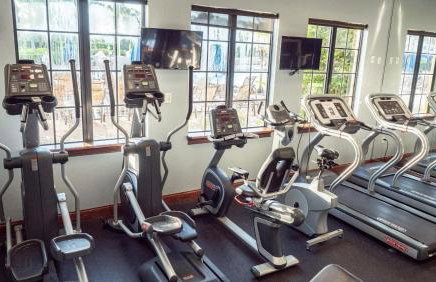 Near Disney - 5BR Home- Games Pool Hot Tub & BBQ - Foto 35