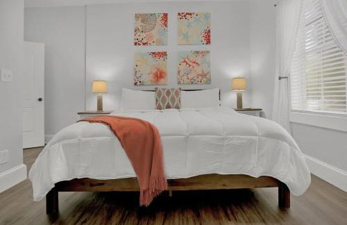 Charming Cottage w Pool, Walkable to Downtown - Foto 16