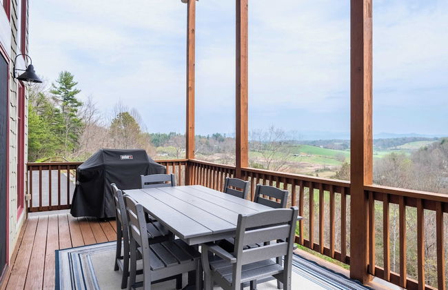 Private Retreat w/ Hot Tub, Amazing Views, Game Room Silver Spoon by Avantstay - Foto 27