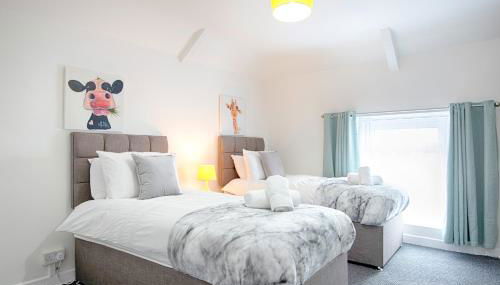 City Access - 3 Beds - Parking - Smart TVs - Foto 2