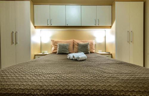 Countyside Retreat Six Bedroom Villa with Pool - Foto 13