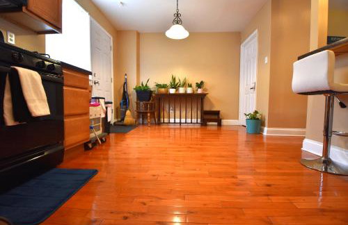 Tuscany 2900 - Classic Italian Style 3BR w Parking near Airport - Foto 30