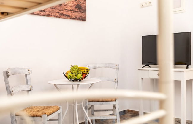 Depis Luxury Suites - Photo 16