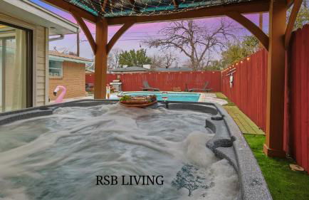Serene 5BR 2BA Winter Home with Hot Tub & Fire Pit - Foto 1