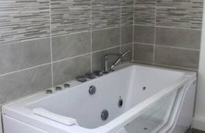 Apptartement neuf - Situation idéale - Balnéo - Parking - Foto 7