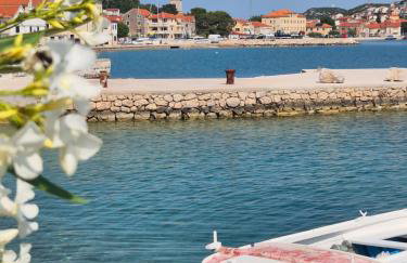 Apartments Valentina Tisno - Photo 1