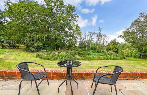 Woodland Cottage by inspirestays-com - Photo 27