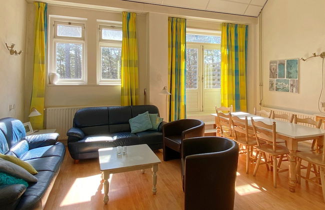 Spacious Coastal Getaway Bergen - Photo 7