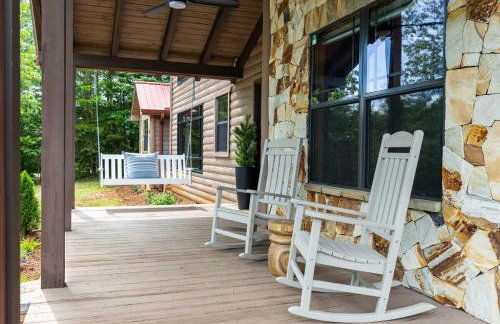 Monarch's Roost Luxe Cabin w Hot Tub and Sauna 10 Min to Helen - Foto 26