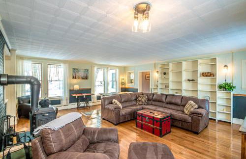 Whispering Waters Farmhouse and Wedding Barn - Foto 8