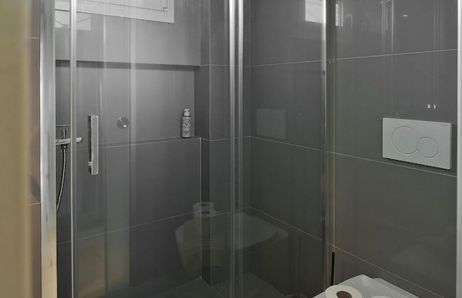 Lucyzen in Vouliagmeni - Foto 2