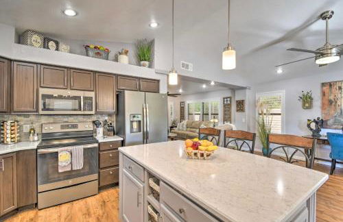 Patio and Grilling Station Family Home in Glendale - Foto 13