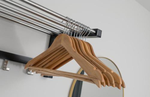 Lovely Home Near Canal, Park, & Central MK - Foto 16