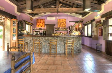 El Canchal de la Gallina -Cafetería -Aparcamiento gratis - Jacuzzi - Piscina de agua caliente abierta desde el 28 de Marzo - Foto 26