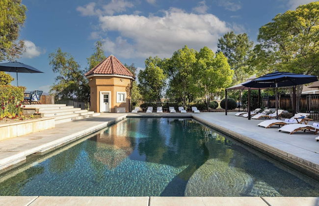 Wilson Creek Manor By Avantstay Sleeps 10! Amazing Estate w/ Pool & Game Room - Photo 44