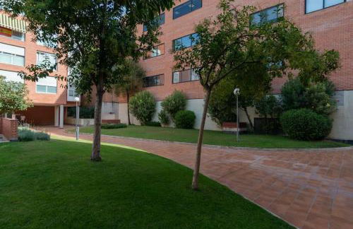 Apartamento con parking y piscina - Foto 18