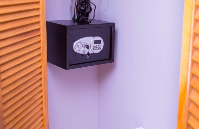 Premier Taylormade Apartment Kingston - Photo 5