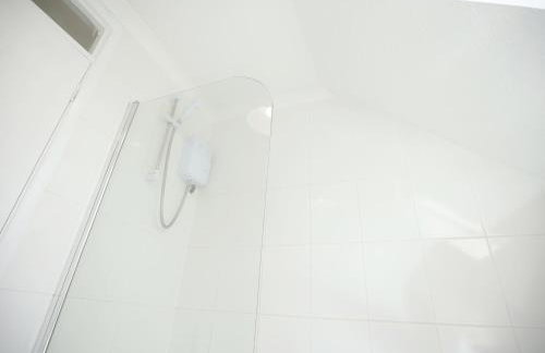 Palmers Place By N And N Stays Worker Friendly Accommodation in Bradley Stoke with private parking and fast WIFI, Long Stays Welcome - Foto 36