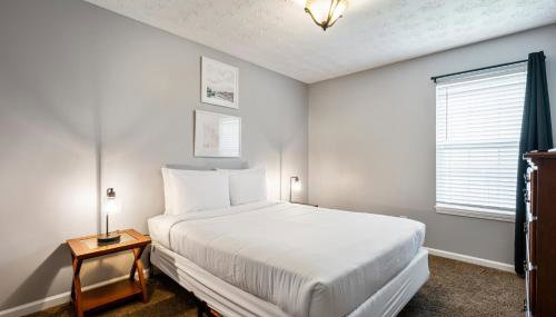 Fenced BKYD & Firepit 1 Mile To Lakepoint Sports - Foto 5