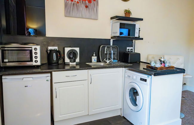 East Wing Apartment - Foto 14