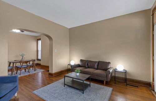 Your Central Columbus Retreat Awaits 5 BR 2 Bath - Foto 3