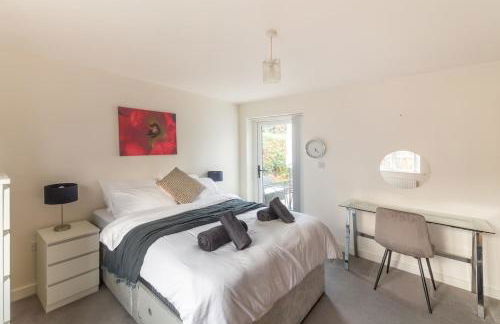 2-Bed Wallington, Sleeps 6, Parking, Near LGW - Foto 7