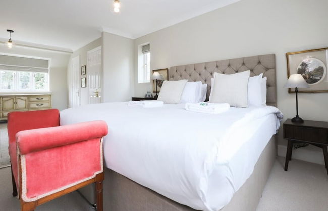 The Fosse Way Cottage - Breathtaking 5bdr Cottage With Parking Garden - Photo 50