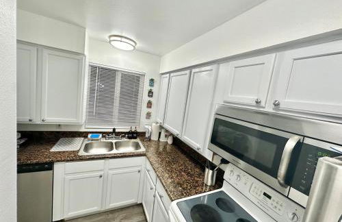 Stylish & Cozy Townhome Getaway in Lynnwood! - Foto 11