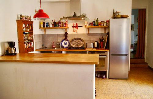 3 Bed-Sleeps 6-Balcony-Pets-Parking-Town Centre - Photo 13