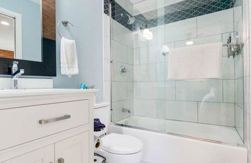 Chic 4BR 3BA Historic Home Near Country Club Plaza - Photo 25