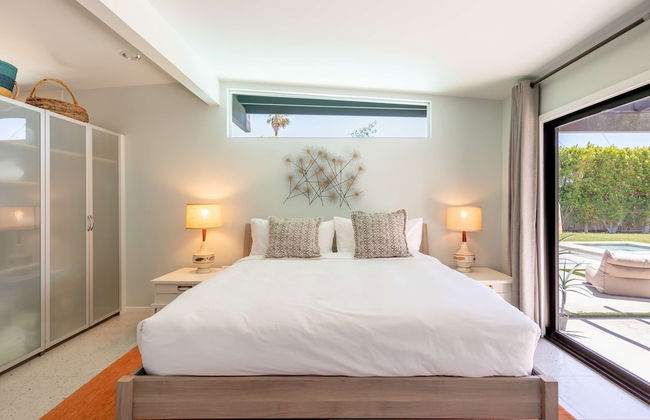 Lux Desert Retreat 4BR Pool Spa Stunning Views - Photo 33