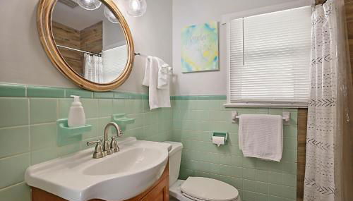 Steps to Beach & Downtown! Cozy Beach Bungalow #1 - Foto 5