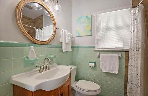 Steps to Beach & Downtown! Cozy Beach Bungalow #1 - Foto 5