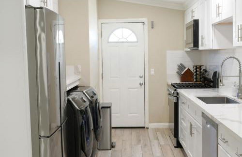 Lux 6BedRoom Villa with Salted Pool, Hot tub and near Disneyland - Foto 9