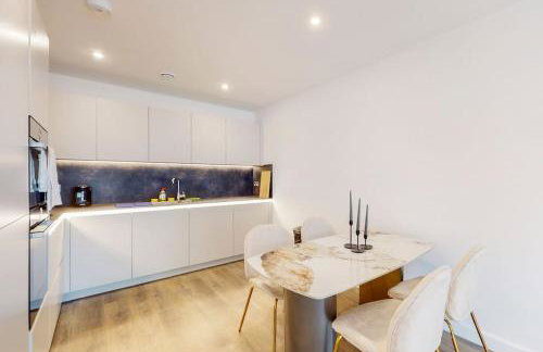 Modern 2 Bed - 2 Bath Flat near Central London with Parking Space - Foto 10