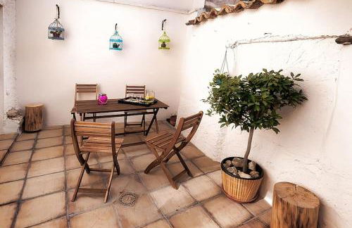Casa el Tratado, situada en el casco histórico con patio privado - Photo 3