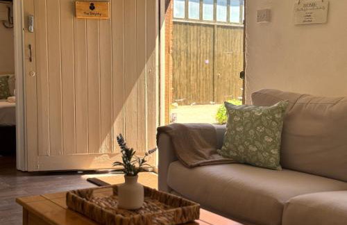 Family Cotswolds Cottage Farm Stay - The Smythy - Foto 6