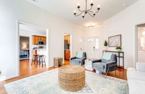 Game Room Fenced backyard Sleeps 10 Fire Pit - Photo 18