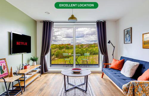 Penthouse Apartment - City Centre - Secure Parking, Balcony, Self-Check-In, Fast Wifi and Smart TV with Netflix by Yoko Property - Photo 1