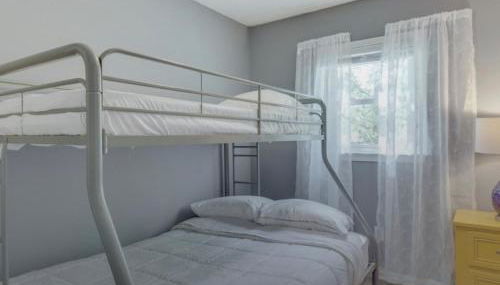 Athens home with Deck Near Sanford Stadium - Photo 3