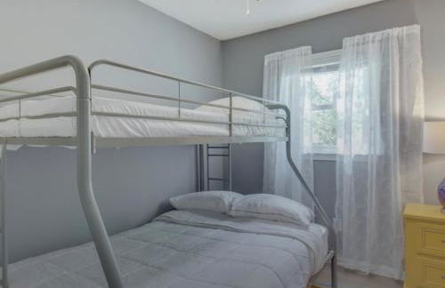 Athens home with Deck Near Sanford Stadium - Photo 3