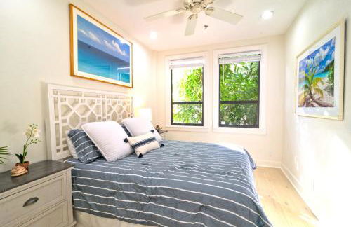 Palm Beach Paradise Walk to Beach Pool WiFi 86" TV WiFi - Foto 12