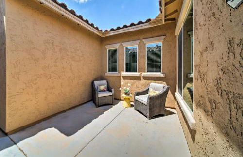 Hot Tub and Putting Green Home in Surprise - Foto 26