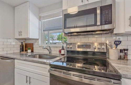 The Wisteria Oasis With heated pool and hot tub - Foto 14