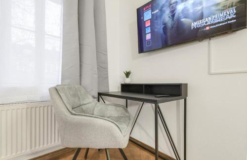 cruwzo I Modern Centrally Located Apartment with Parking Modern Centrally Located Apartment with Parking - Photo 73